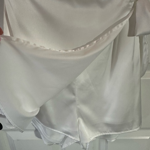 Lulu's Alluring Mood Ivory/White Satin Halter Side-Tie Skort Romper Small EUC - Picture 7 of 10